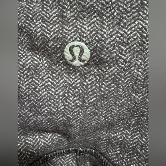 Lululemon women’s high rise thermal leggings- Harringbon grey size6 . Warm long - Picture 3 of 4